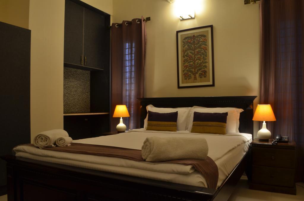 Luxtay Suites Bangalore Bilik gambar