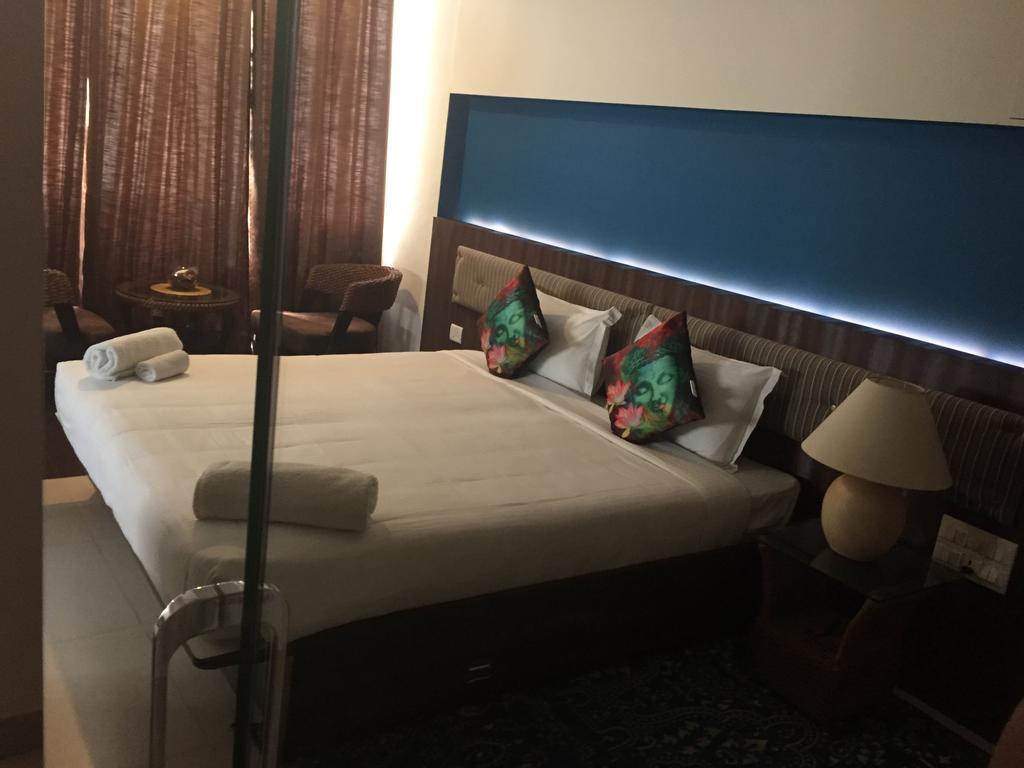 Luxtay Suites Bangalore Bilik gambar